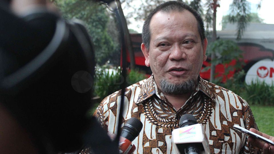 Ketua DPD RI, La Nyalla Mahmud Mattalitti menyatakan bersedia maju sebagai calon ketua umum (caketum) PSSI. Copyright: © INDOSPORT/ Herry Ibrahim